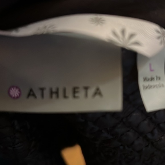 Athleta vest size L - Picture 3 of 3